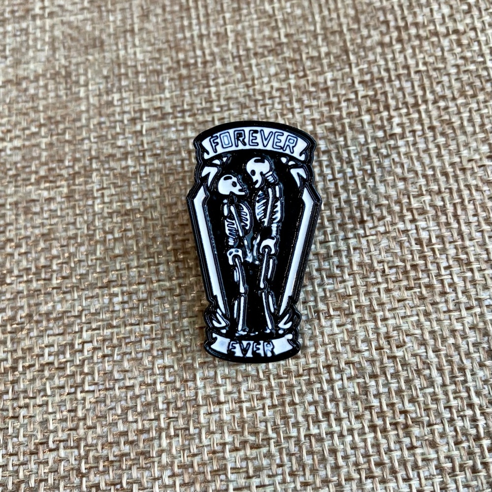 ✨ 3/$15 ✨ Enamel Pin "Forever Ever" Skeleton Lovers in a Coffin